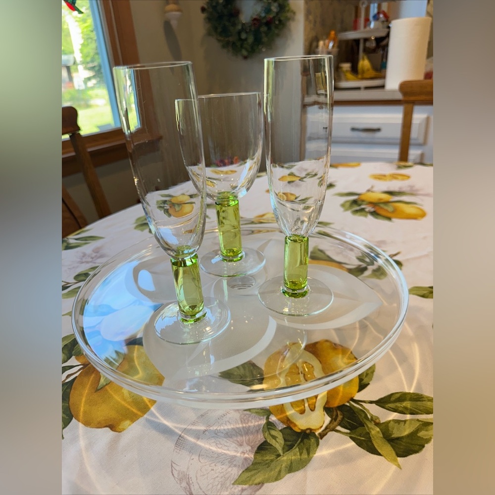 Set of 3 Neon green stemware/barware glasses in excellent condition.